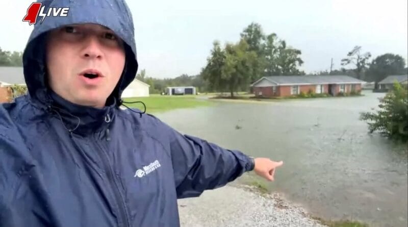 Meteorologist Reports Heavy Rainfall in Pontotoc County Meteorologist Gabe Mahner LIVE in Pontotoc County about a mile south of North Pontotoc High School