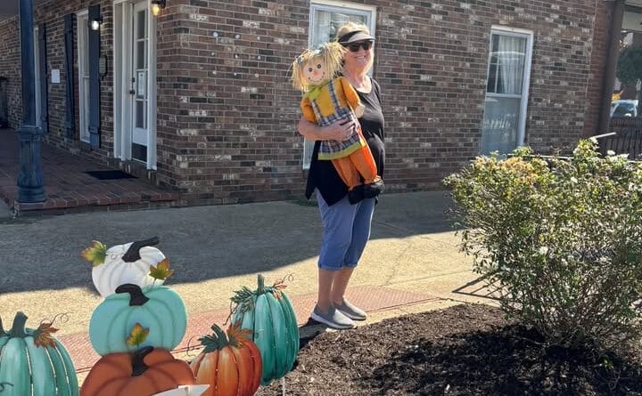 Pontotoc County Chamber decorates downtown for fall with help from volunteers Photos from Pontotoc County Chamber Main Street's post